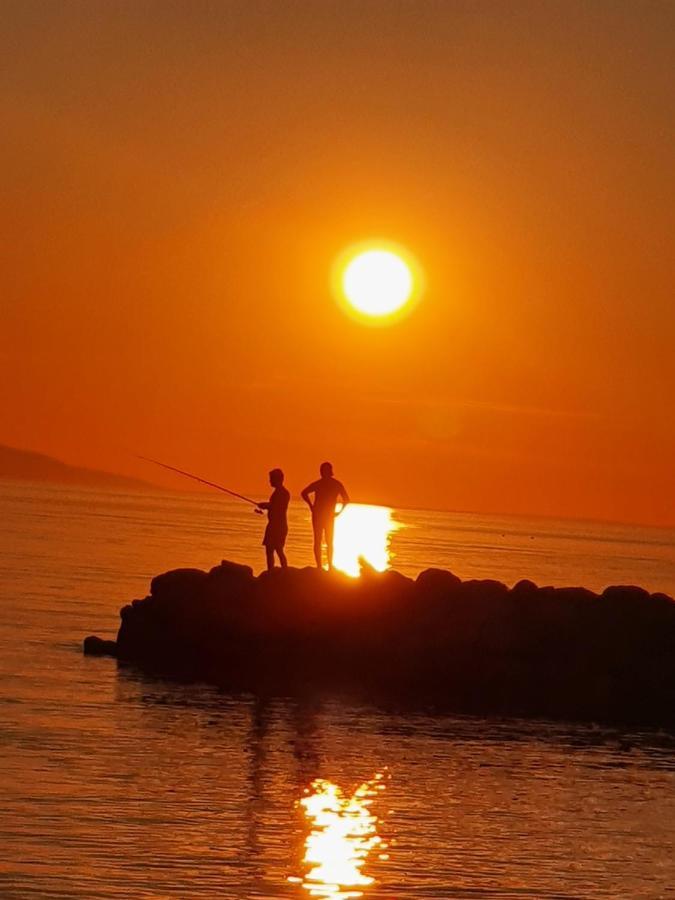 Apartments Divi Sunset View ماندري المظهر الخارجي الصورة